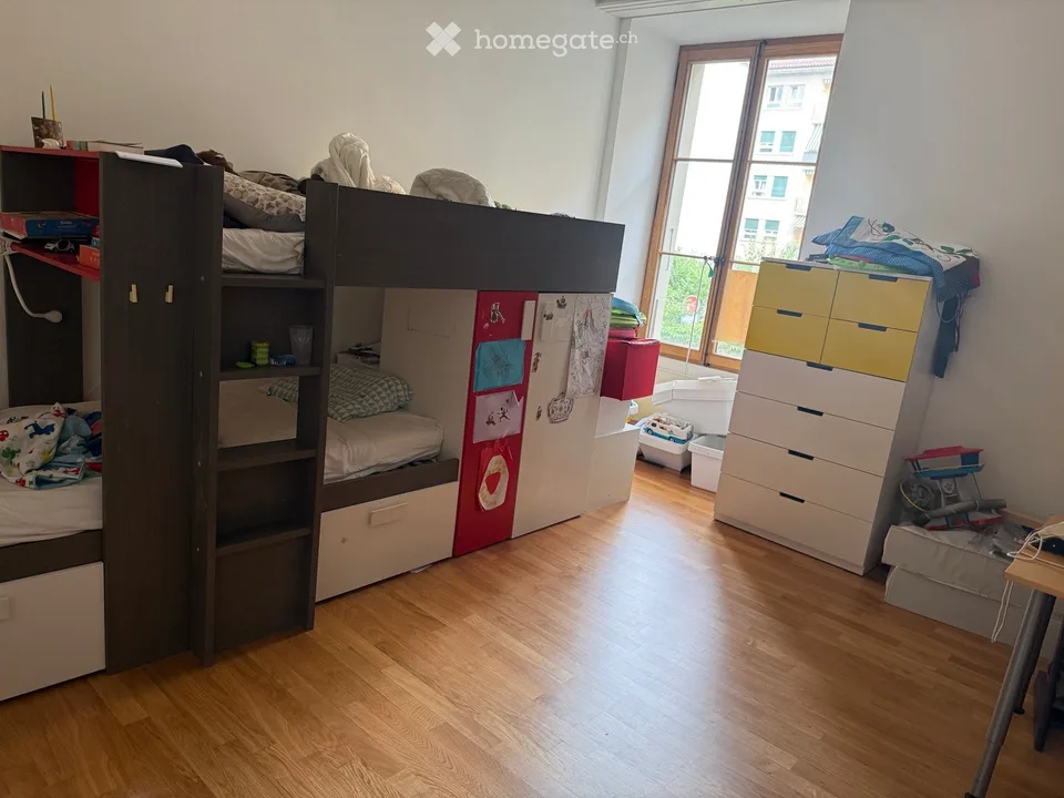 Geräumige 5.5-Zimmer-Wohnung mit Balkon & schöner Aussicht in Lausanne - Kostenlos ab 1. September