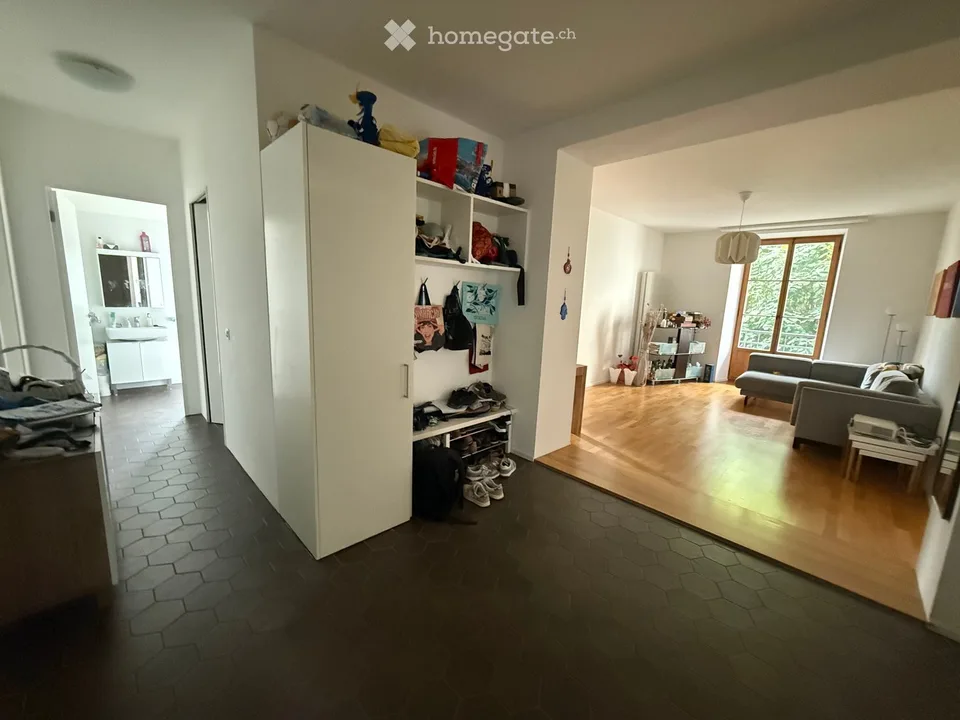Spacious 5.5-Room Apartment with Balcony & Nice View in Lausanne - Free 1st September