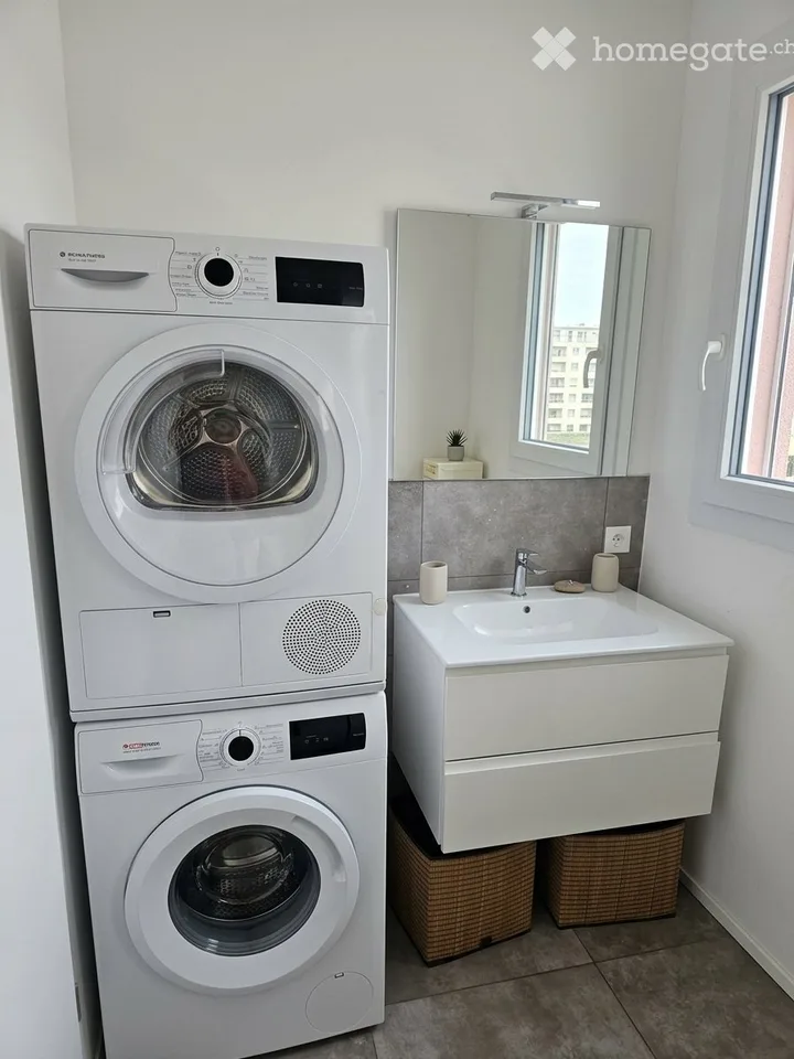 Einziehen in die 3.5-Zimmer-Dachwohnung in Bellinzona mit großem Terrassenbereich
