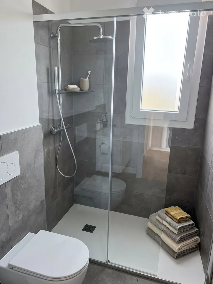 Einziehen in die 3.5-Zimmer-Dachwohnung in Bellinzona mit großem Terrassenbereich