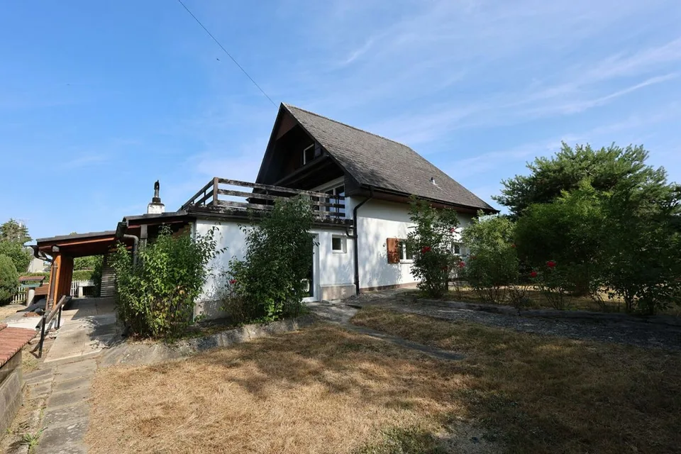 Vier-Zimmer-Haus mit 900 m2 Grundstück - Ideal für ein Paar