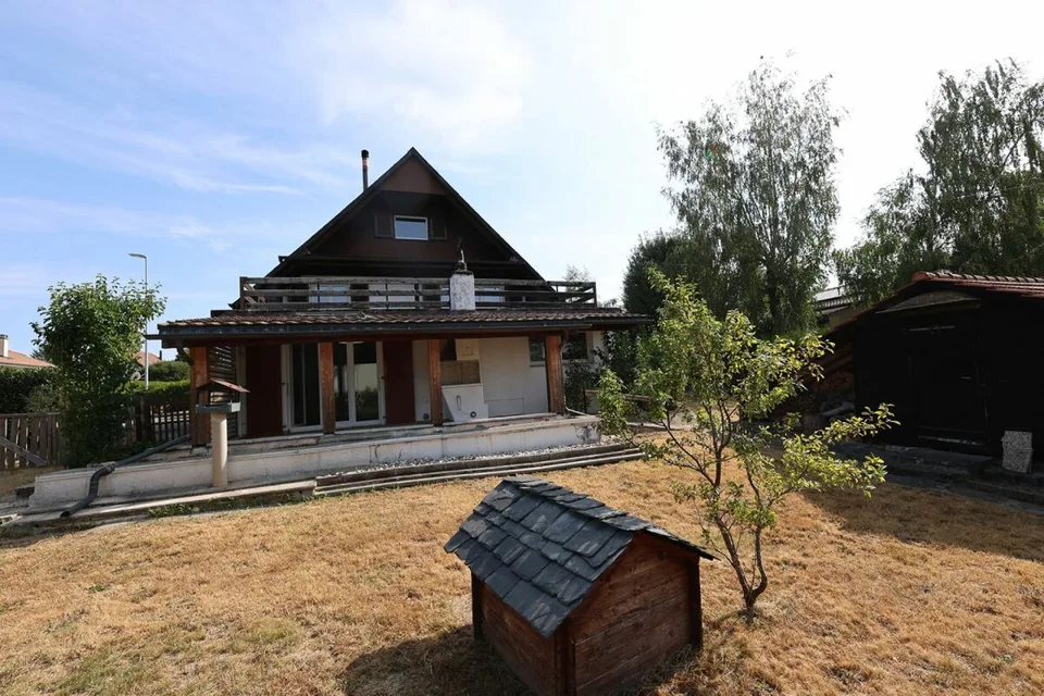 Vier-Zimmer-Haus mit 900 m2 Grundstück - Ideal für ein Paar