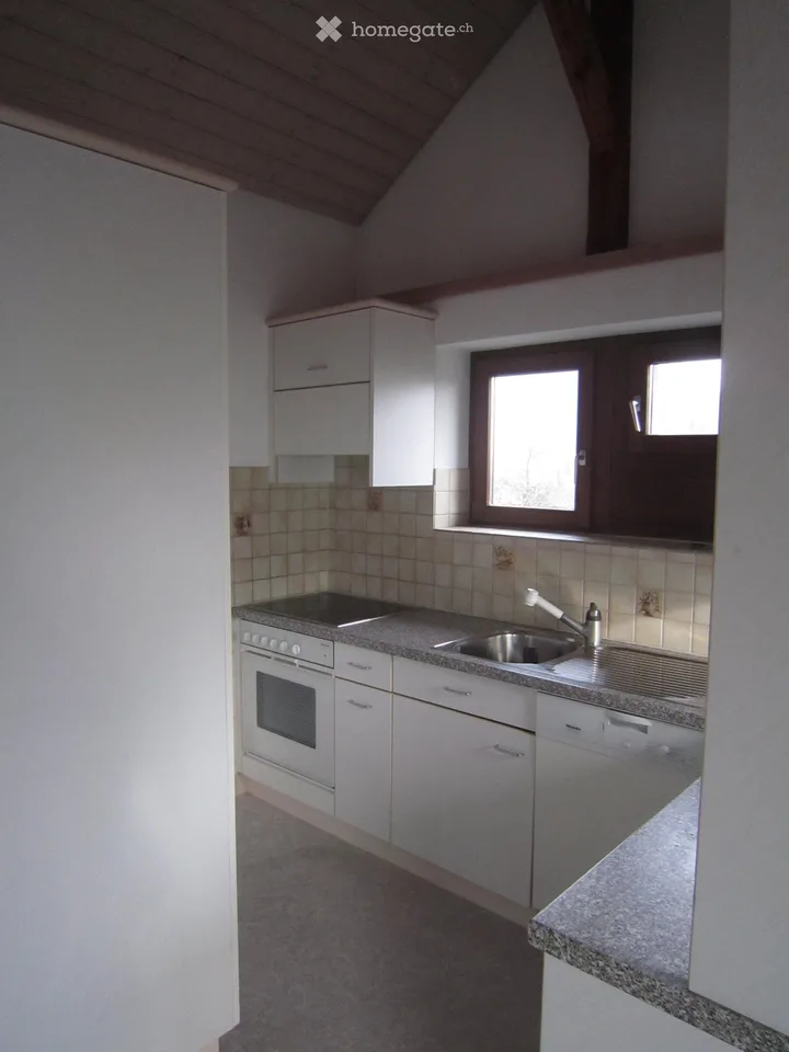 Charmante 2.5-Zimmer-Dachwohnung in Würenlos