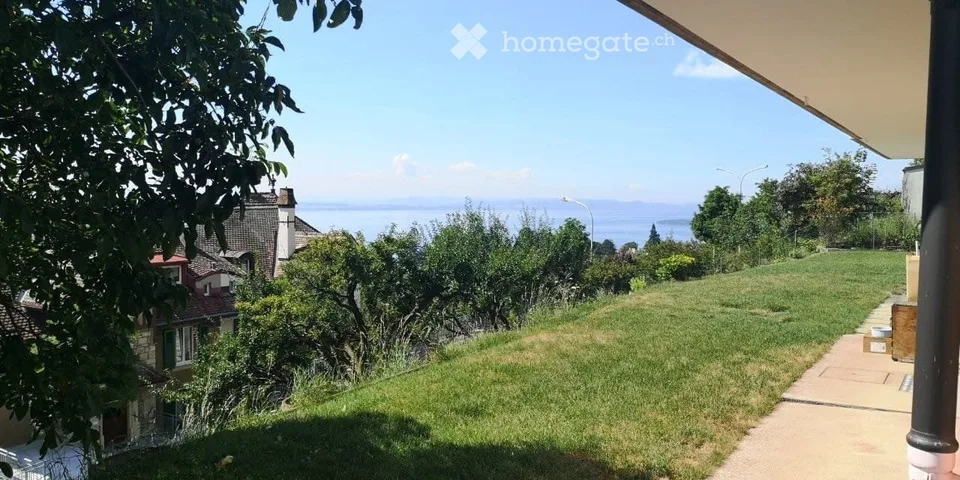 Schönes 2,5-Zimmer-Apartment - hübsche Aussicht auf den See