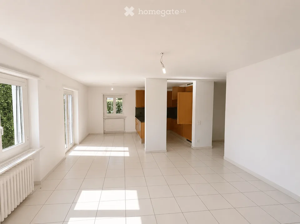 Spacious 5-room apartment with a splendid view in Porza