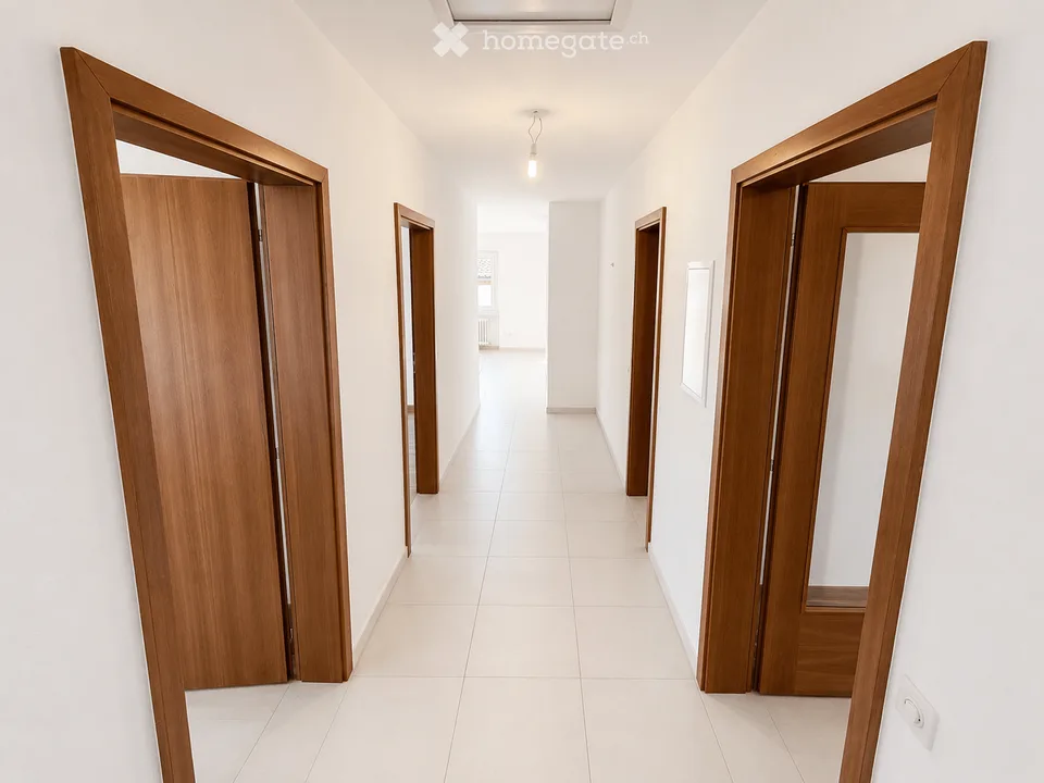 Spacious 5-room apartment with a splendid view in Porza