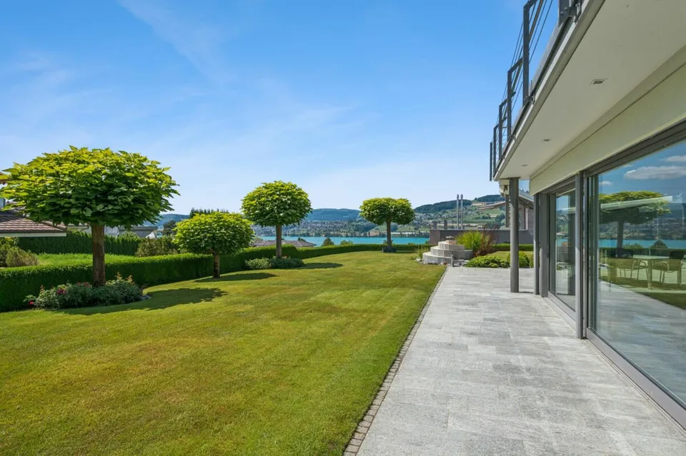 Architect's Villa with Indoor Pool & Lake View for Rent