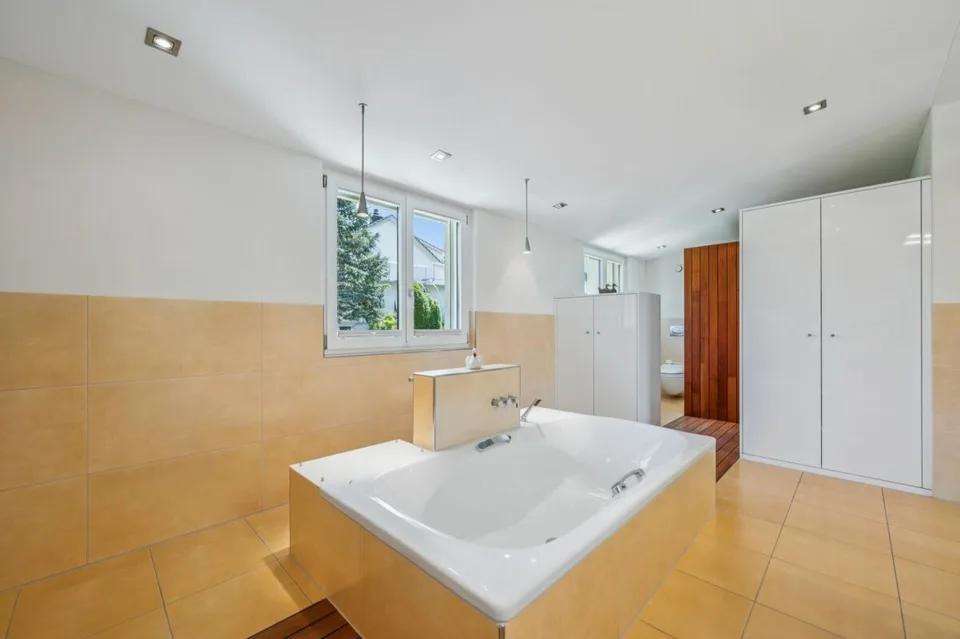 Architect's Villa with Indoor Pool & Lake View for Rent