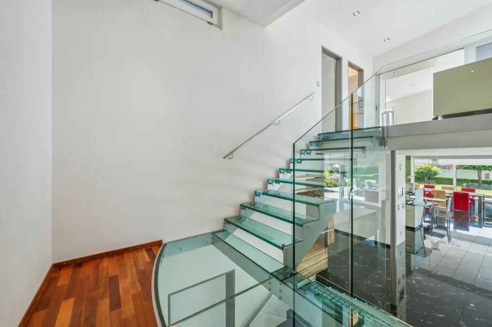 Architect's Villa with Indoor Pool & Lake View for Rent