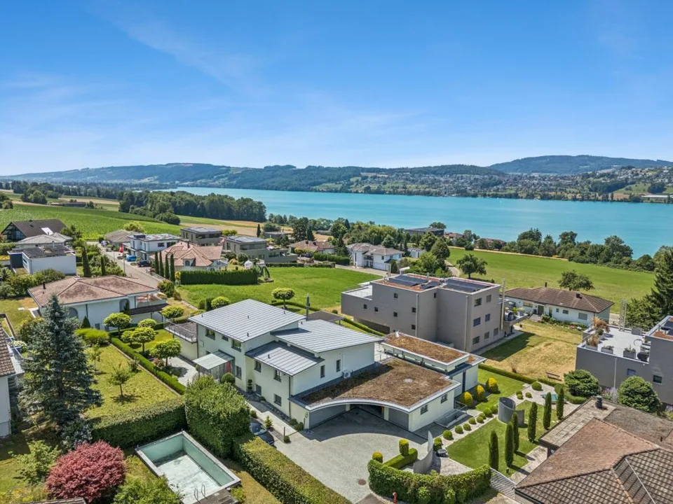 Architect's Villa with Indoor Pool & Lake View for Rent