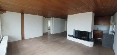 Charmante 4.5-Zimmer Dachwohnung mit grosser Dachterrasse in Zug