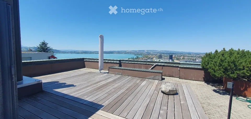 Charmante 4.5-Zimmer Dachwohnung mit grosser Dachterrasse in Zug