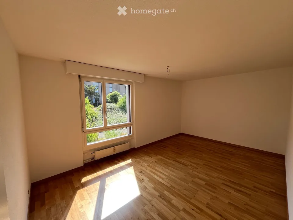 Appartement lumineux 4.5 pièces avec balcon et garage à Belp