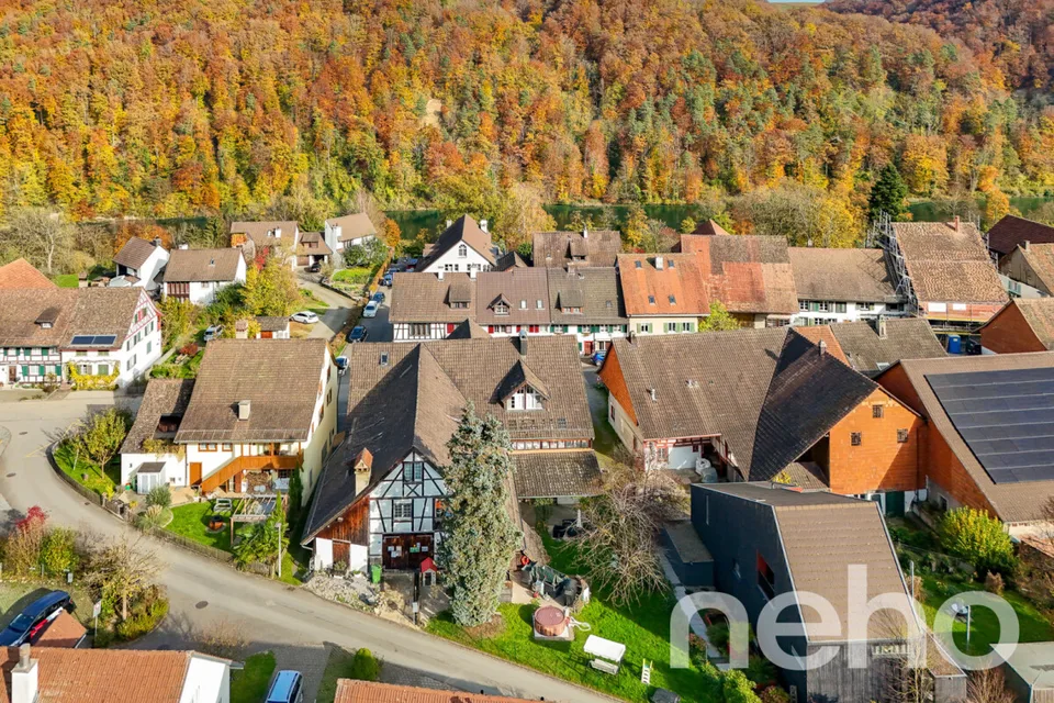 Maison spacieuse et entièrement louée avec unité commerciale