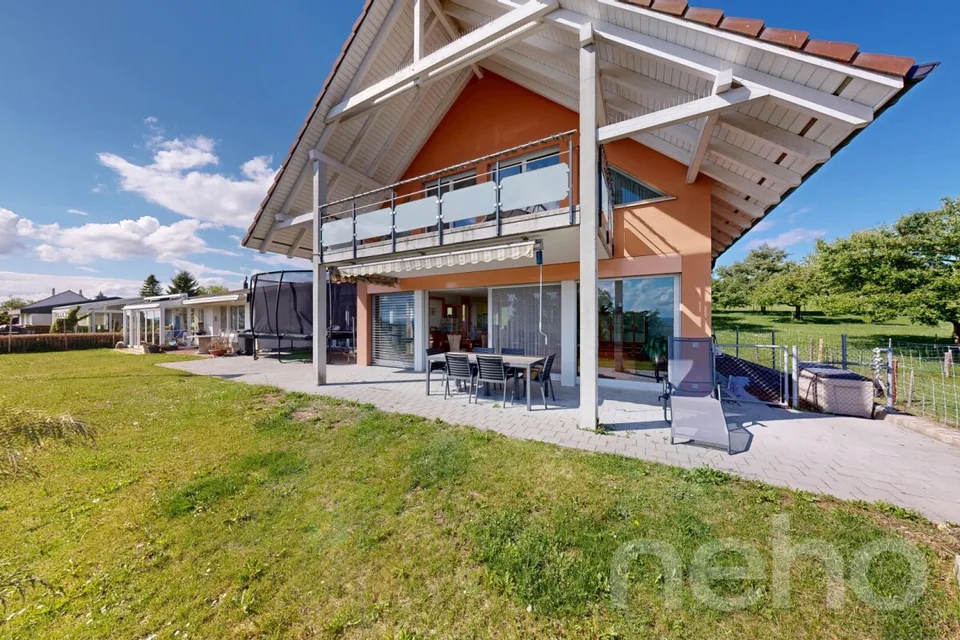 Erstklassiges 7.5-Zimmer-Einfamilienhaus mit unverbaubarer Aussicht