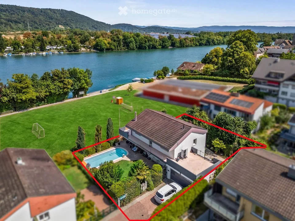 Exklusive Rheinvilla mit Pool und unverbaubarem Panoramablick