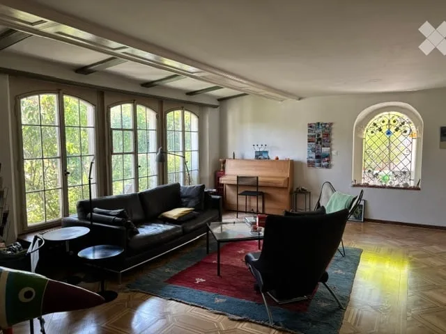 Inquilino* per affascinante casa di 4.5 locali con vista lago a Horgen (attaccato unilateralmente)