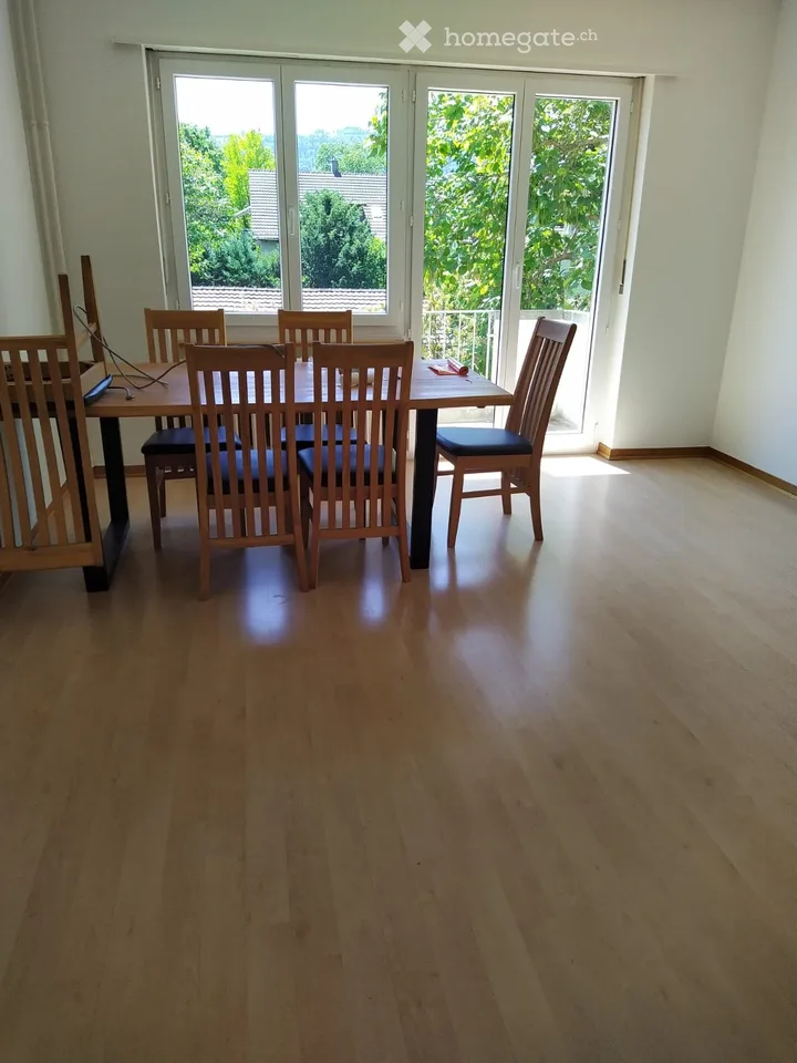 Charmante 2-Zimmer-Wohnung mit Balkon und schöner Aussicht zum Gurten in Bern
