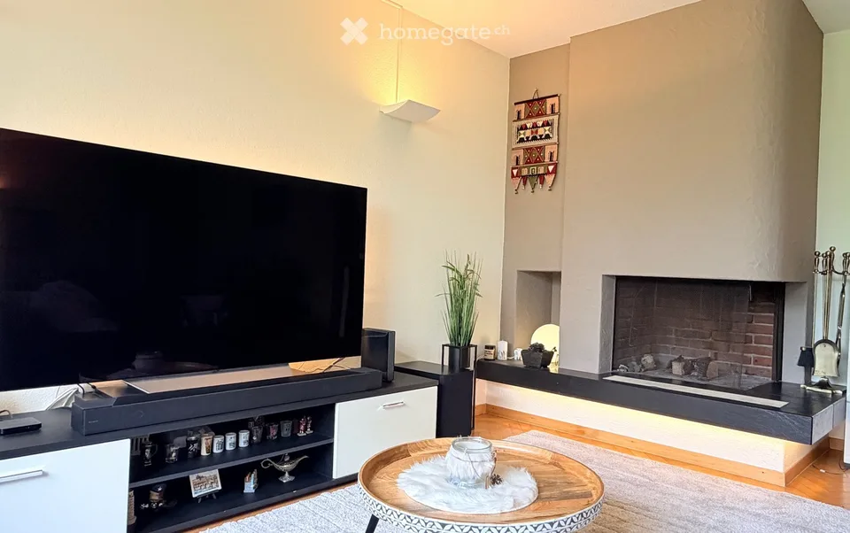 Charmante 4.5‑Zimmer‑Wohnung in Küsnacht ZH – Eigene Waschküche und Sauna