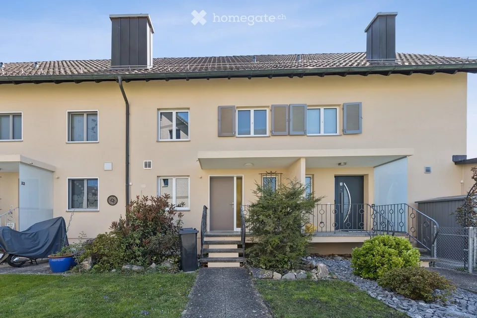 Maison de rang charmante de 5 pièces dans un endroit calme à Niederglatt
