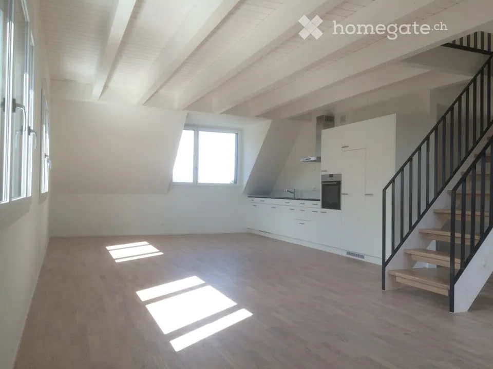 Exklusive, sonnige Maisonette-Dachwohnung - mit Fernsicht und Kühlung!