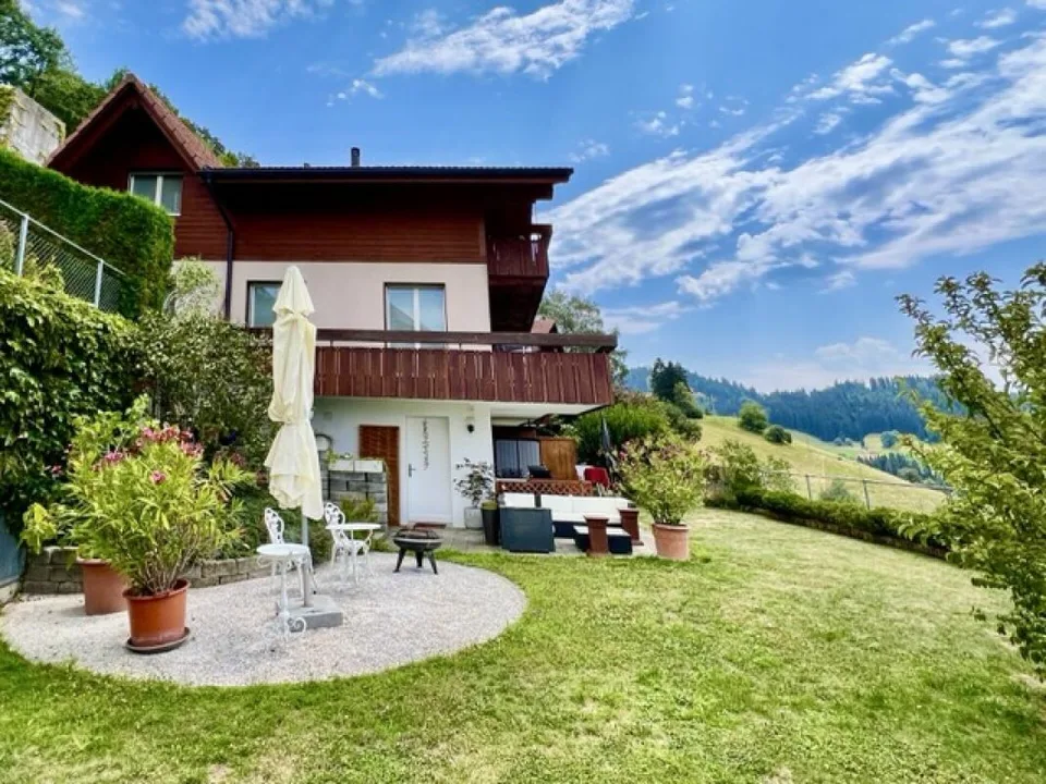 Doppeleinfamilienhaus mit separatem Studio