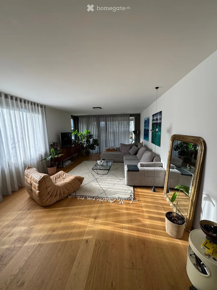Moderne 2.5-Zimmer-Wohnung im Erdgeschoss in Zürich-Witikon