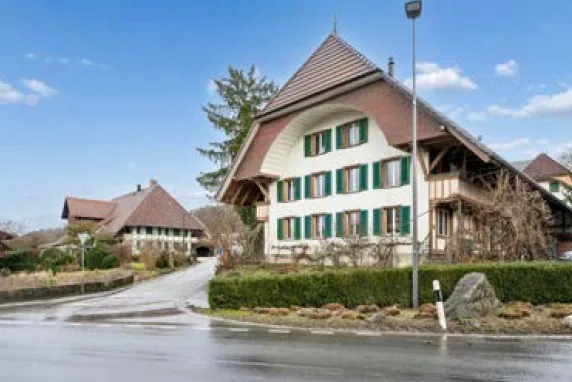 Altbauwohnung im 1. Obergeschoss in Fräschels