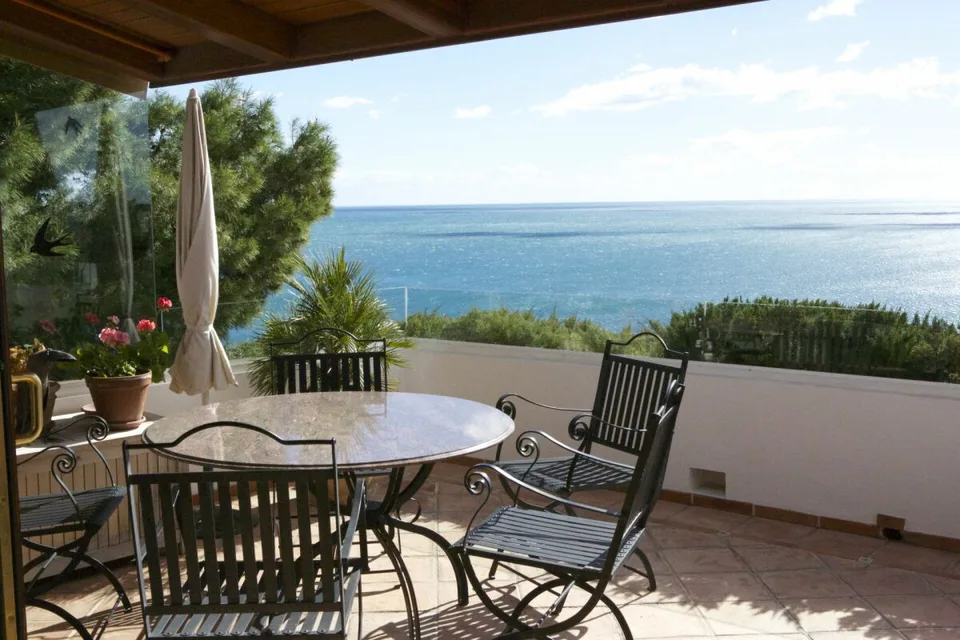 Villa Altea in Alicante (Spanien) - feinstes Wohnen auf 3 Etagen