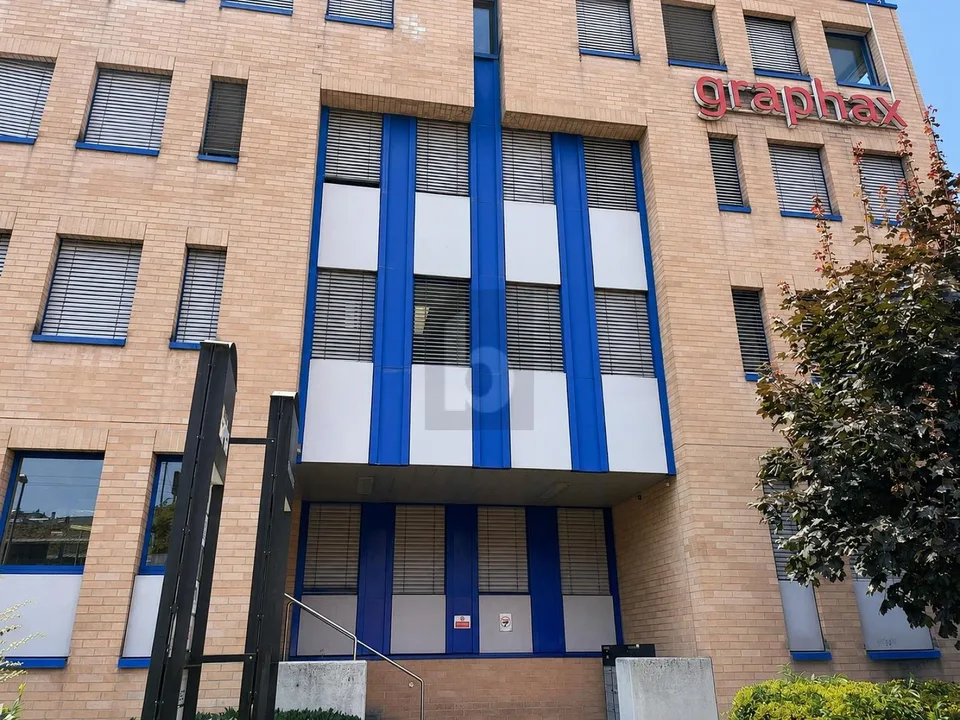 BUREAUX ÉQUIPÉS À MALLEY
