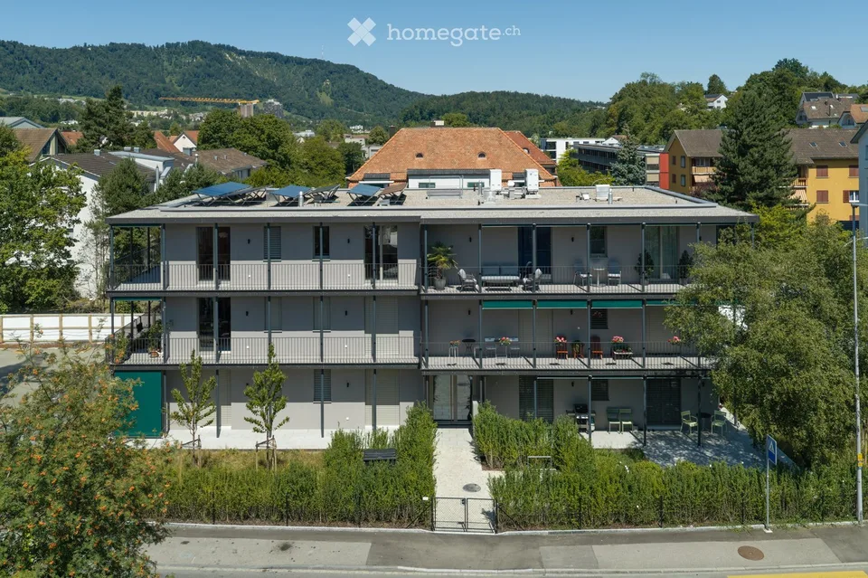 Moderne 4.5-Zimmer-Neubauwohnung, zentrale Lage, grosser Balkon