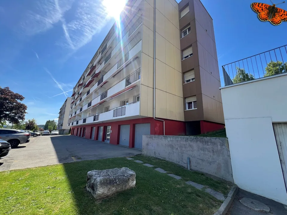 CHARMANTES 4 ½ ZIMMER - Neben der Schule in Bouley