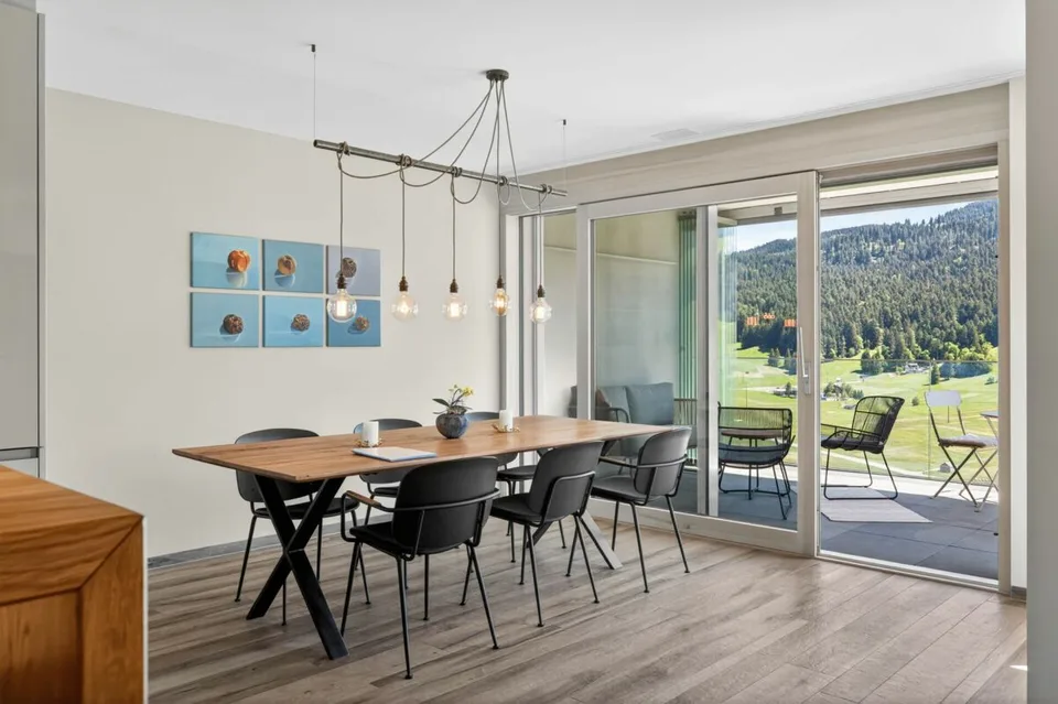 Wohnen mit Weitsicht - hochwertige 3.5-Zimmerwohnung (zweitwohnungstauglich) mit Balkon und Terrasse