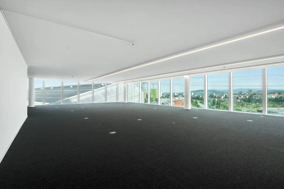 Espace de bureau dans la tour St. Jakob