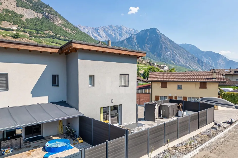 Bella villa recente con grande terrazza – foto 12 di 13