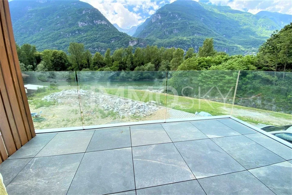 Elegant property in strategic location with river view – photo 6 of 7