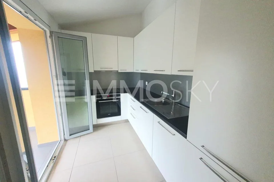 Elegante appartamento con balcone panoramico  Bruzella