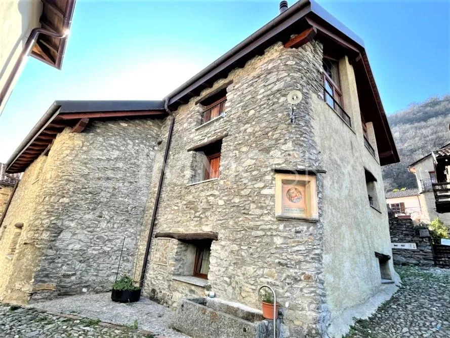 Piacevolmente bella dai grandi spazi e con reddito garantito