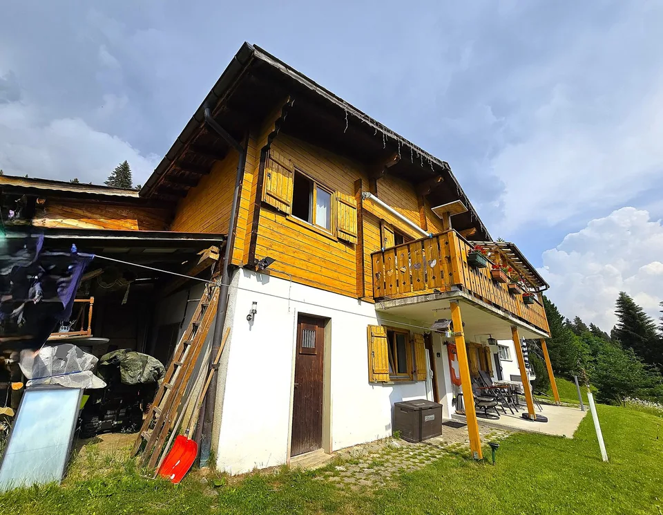 schönes Doppelchalet mit Garten und herrlicher Aussicht