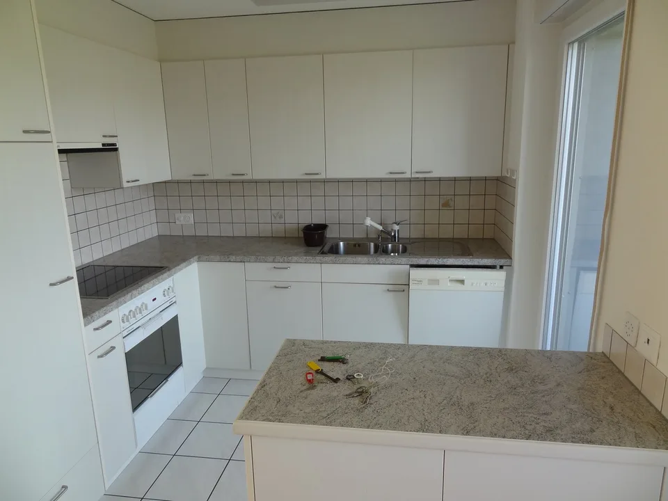 Helle 4-Zimmer-Wohnung mit Balkon und schöner Aussicht in Rothenhausen