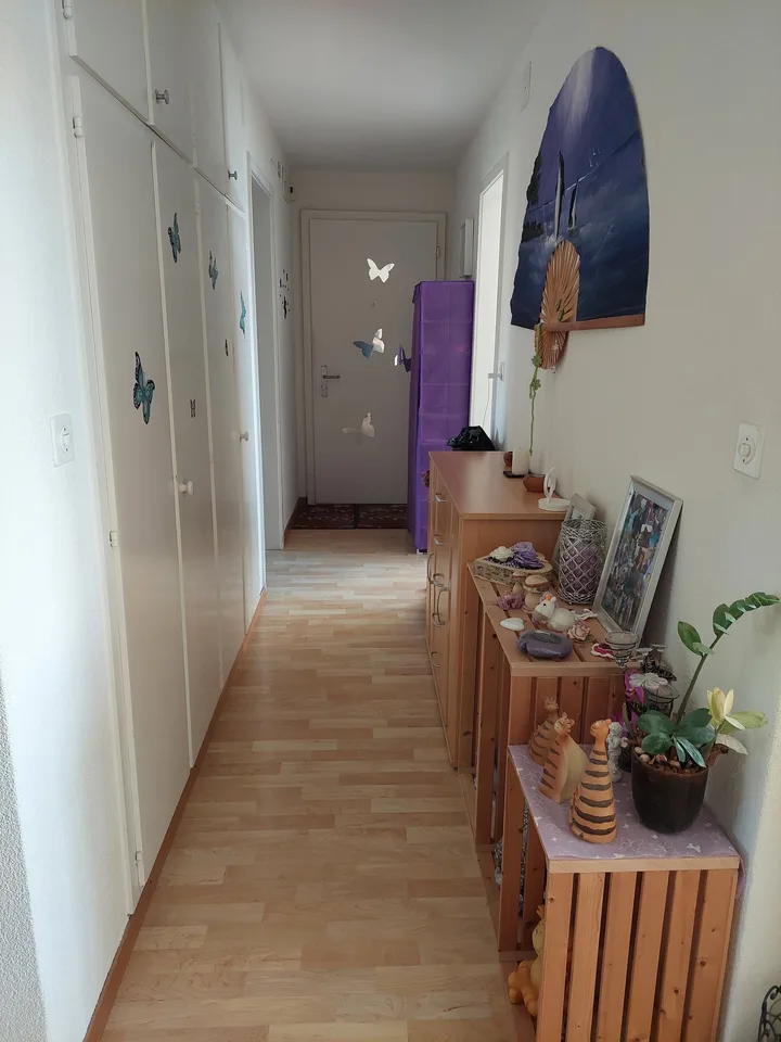 Helle 4-Zimmer-Wohnung mit Balkon und schöner Aussicht in Rothenhausen