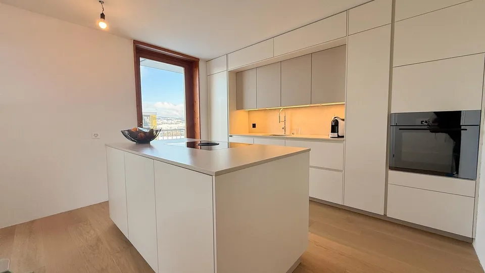 traumhaft schöne 4 1/2 Zi. Stadtwhg.mit 2 Balkons & Weitsicht