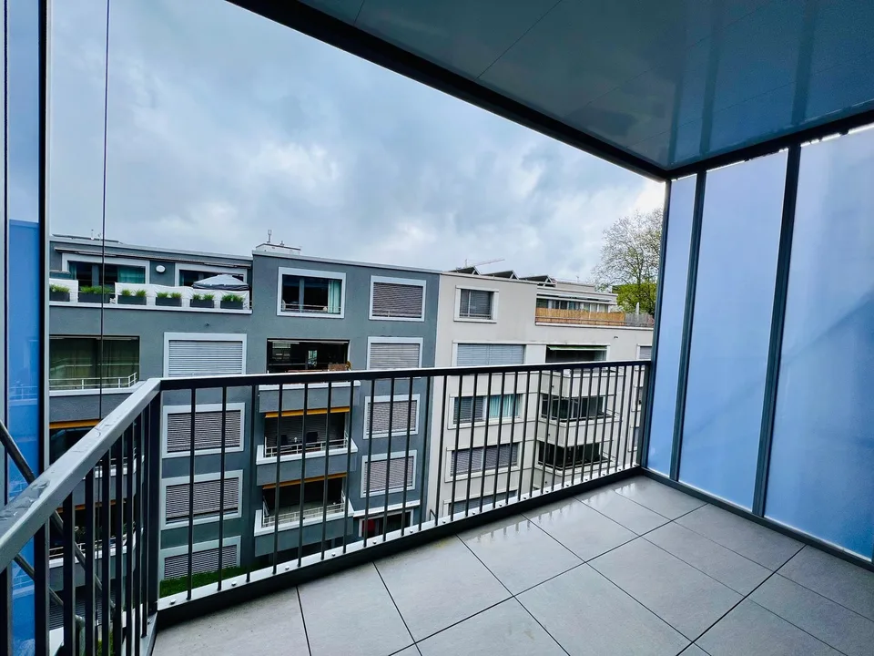 Moderne 2-Zimmerloft mit luxuriösem Balkon im Seefeld
