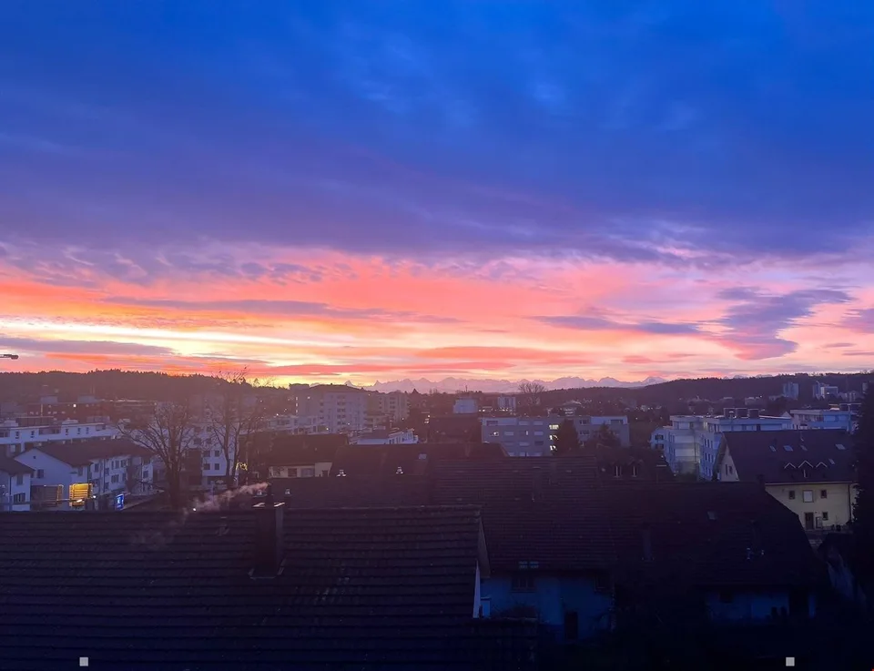 MAGNIFIQUE 3.5 pcs, balcon, vue sur les Alpes, rénové en 2022, état neuf