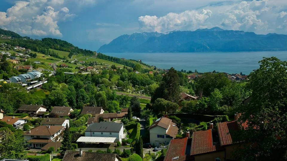 Sehr schönes Reihenhaus SEEBLICK IN RUHIGER LAGE