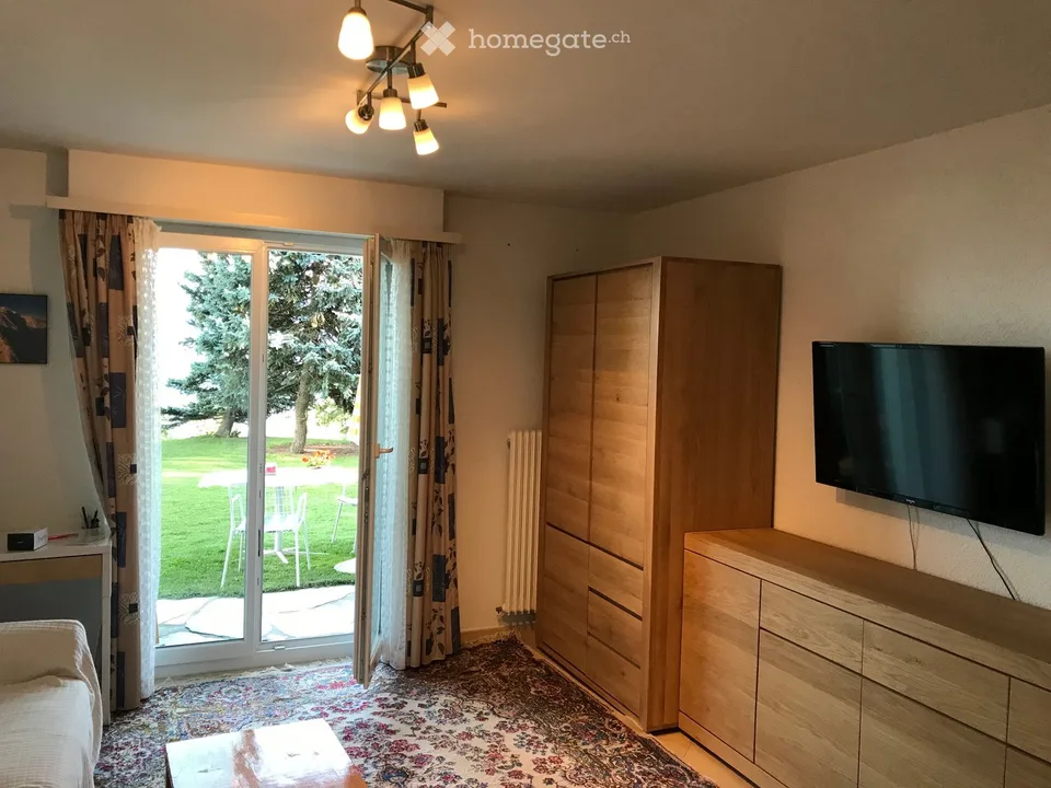 Studio entièrement rénové jardin calme à Crans-Montana