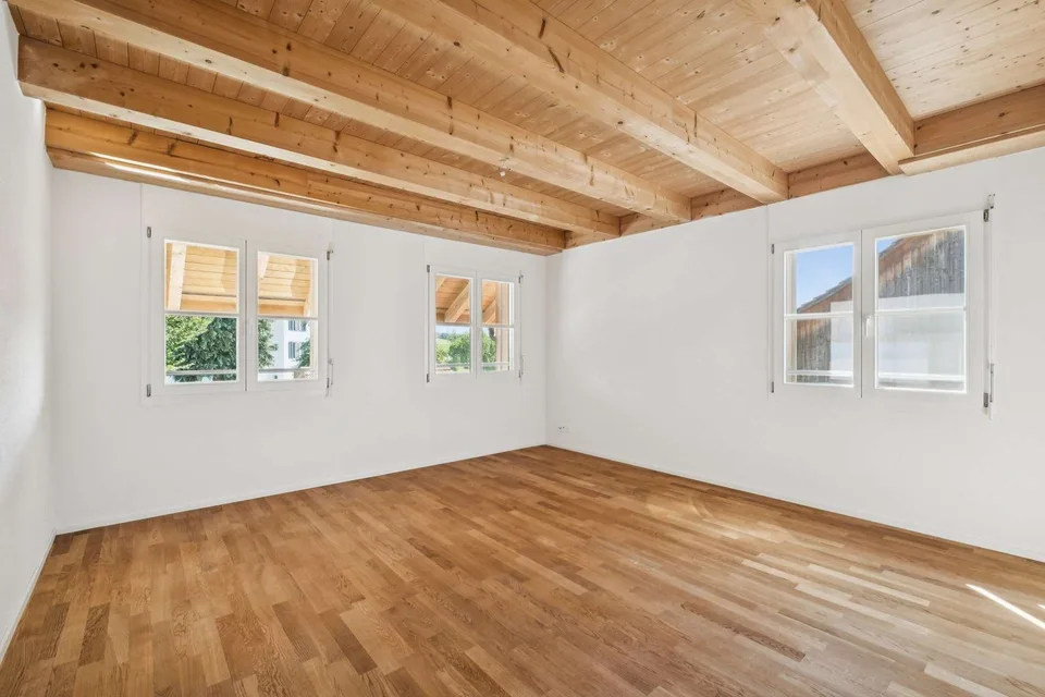 Grosszügiges Einfamilienhaus mit freiem Blick ins Grüne – Foto 6 von 13