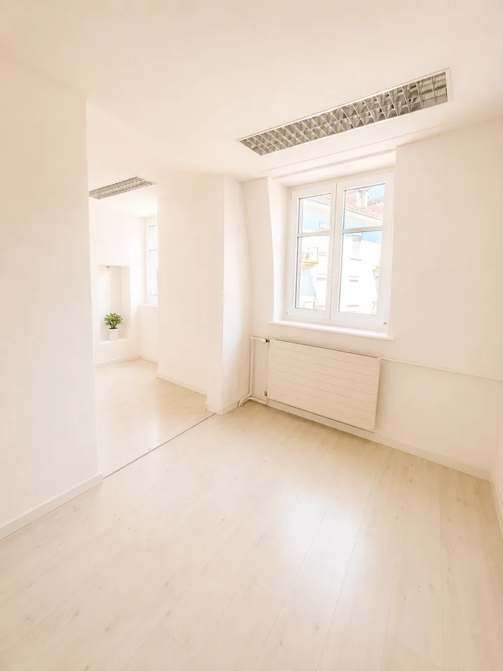 1 piano di uffici in posizione ottimale – 83,55 m2 – limitato fino al 31.05.2027