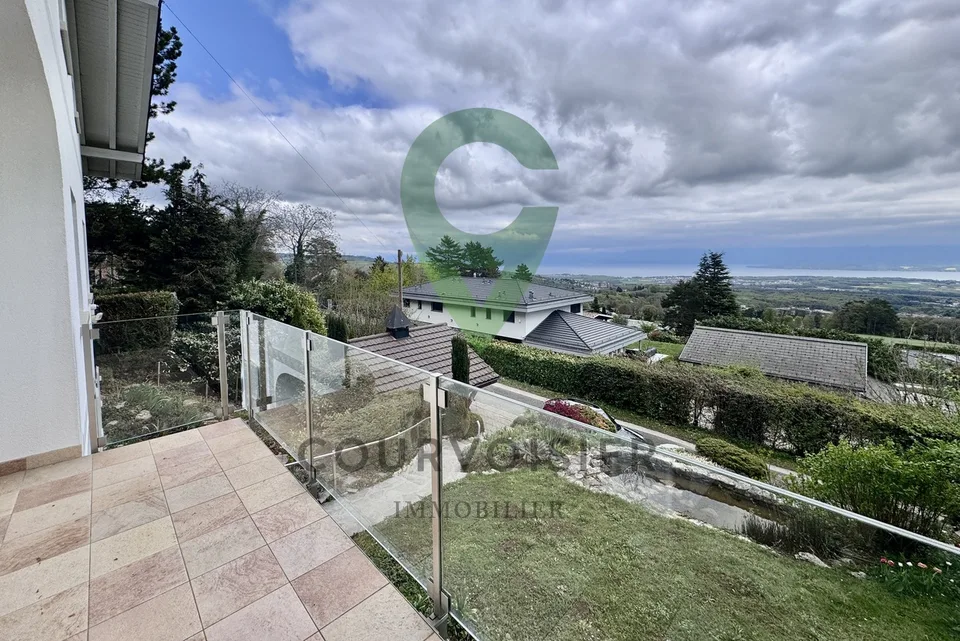 Maison individuelle de 6,5 avec vue imprenable proche de Begnins