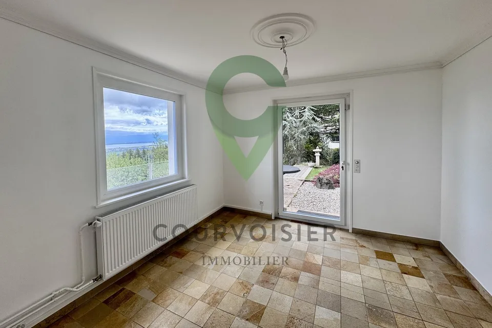 Maison individuelle de 6,5 avec vue imprenable proche de Begnins